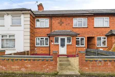 2 bedroom Mid Terrace House for sale