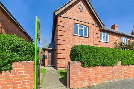 Queensland Gardens, 2 bedroom End Terrace House to rent, £1,050 pcm