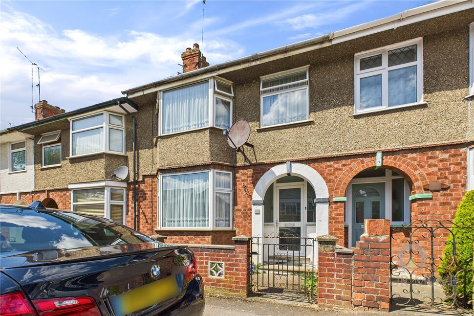 3 bedroom Mid Terrace House for sale