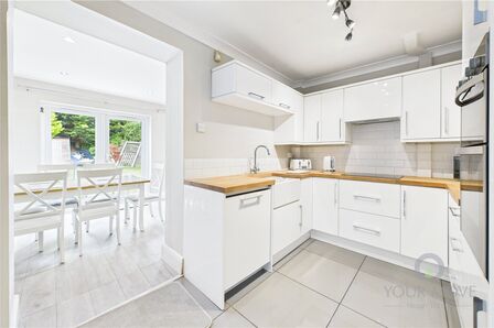 3 bedroom End Terrace House for sale
