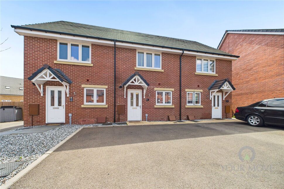 2 bedroom Mid Terrace House for sale