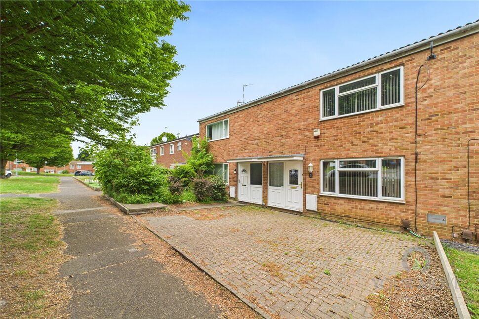 2 bedroom Mid Terrace House for sale