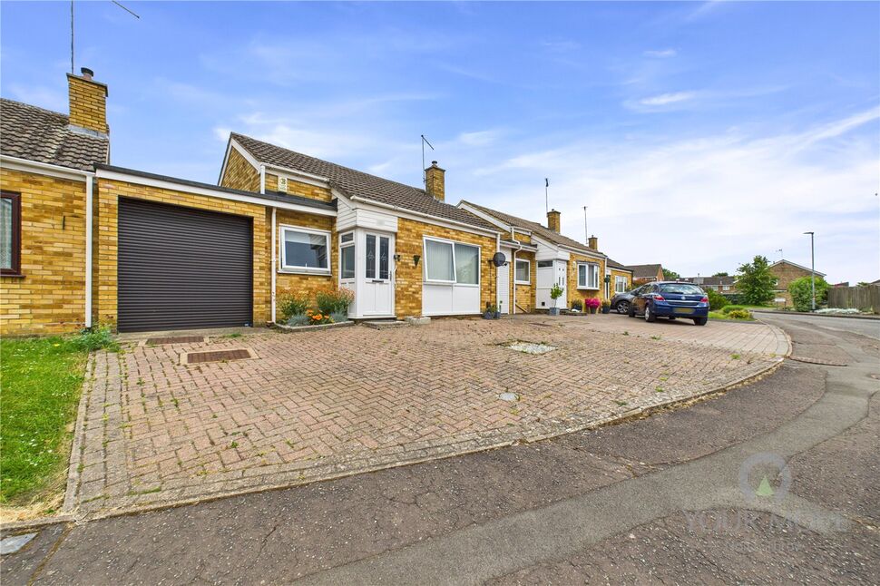 2 bedroom Link Detached Bungalow for sale
