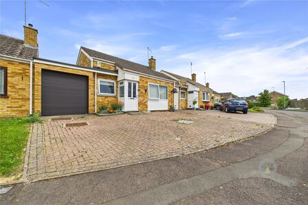 2 bedroom Link Detached Bungalow for sale