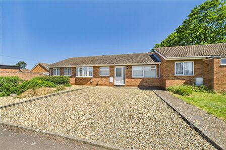 2 bedroom Mid Terrace Bungalow for sale