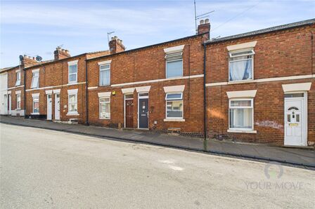 3 bedroom Mid Terrace House for sale