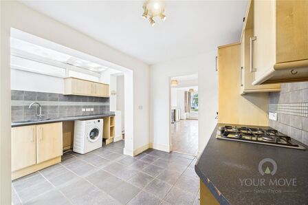 3 bedroom Mid Terrace House for sale