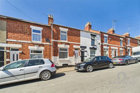 3 bedroom Mid Terrace House for sale