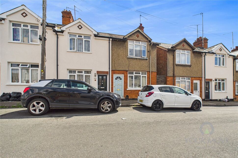 2 bedroom Mid Terrace House for sale