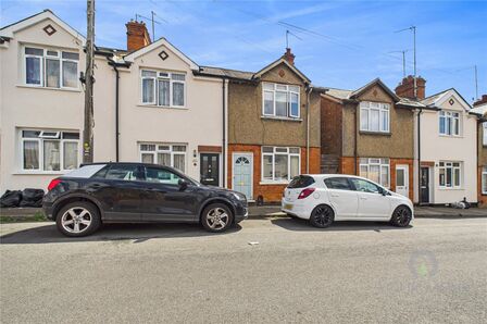 2 bedroom Mid Terrace House for sale