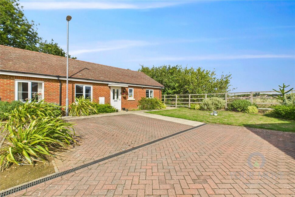 Main image of 2 bedroom End Terrace Bungalow for sale, Alibone Close, Moulton, Northamptonshire, NN3