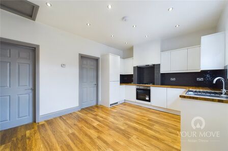 Norton Road, 2 bedroom  Flat to rent, £925 pcm