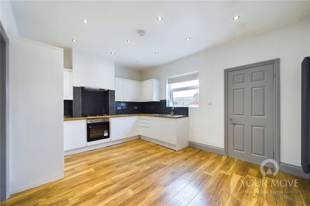 Norton Road, 2 bedroom Flat to rent, &pound;895 pcm