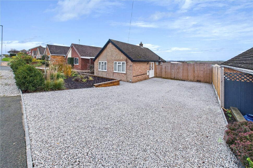 Main image of 2 bedroom Detached Bungalow for sale, Dowthorpe Hill, Earls Barton, Northampton, NN6