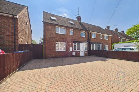 5 bedroom Semi Detached House for sale