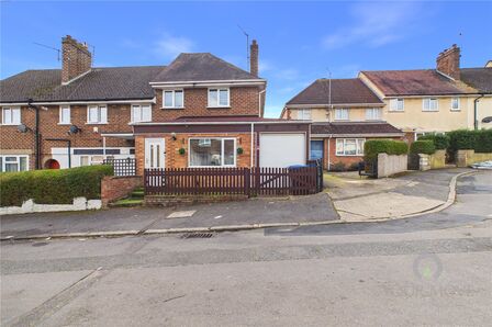 2 bedroom End Terrace House for sale