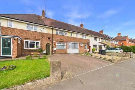 3 bedroom Mid Terrace House for sale