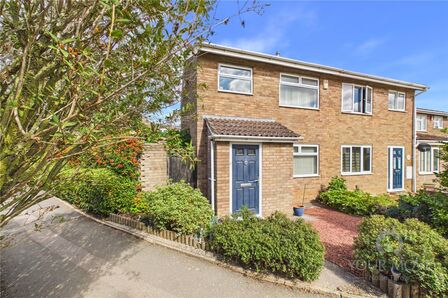 Obelisk Rise, 3 bedroom End Terrace House for sale, &pound;250,000