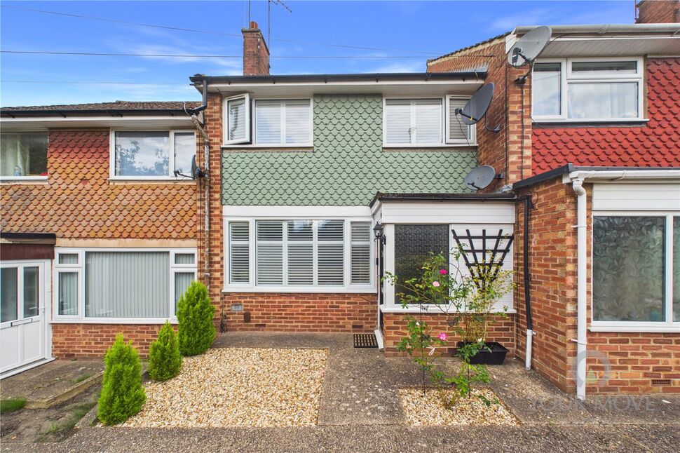 Main image of 3 bedroom Mid Terrace House for sale, Chalcombe Road, Kingsthorpe, Northampton, Northamptonshire, NN2
