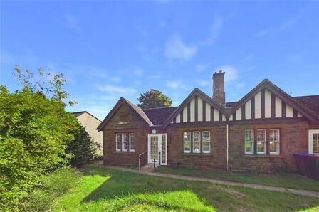 The Green, 2 bedroom Bungalow to rent, &pound;1,100 pcm