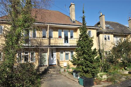 St. Keyna Road, 2 bedroom Flat to rent, &pound;1,175 pcm