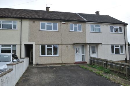 Tudor Road, 3 bedroom Mid Terrace House to rent, £1,400 pcm