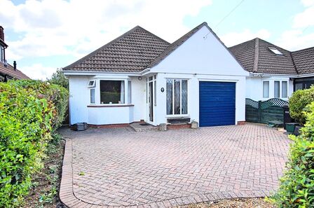 Tyning Road, 4 bedroom Detached Bungalow for sale, £675,000