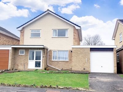 3 bedroom Link Detached House to rent