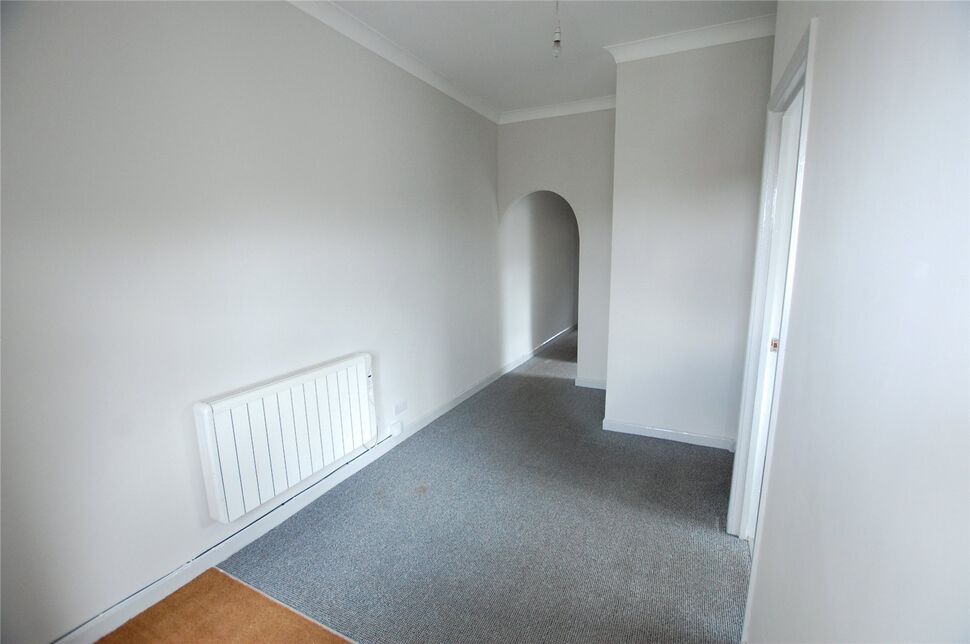 3 bedroom Mid Terrace Flat for sale, High Street, Staple Hill, BS16 £