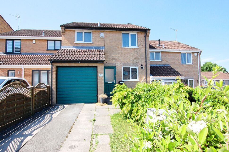 3 bedroom Mid Terrace House for sale