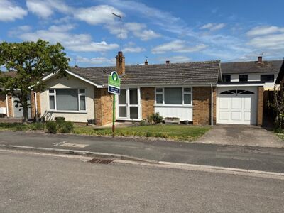 Hurn Lane, 2 bedroom Detached Bungalow for sale, £435,000
