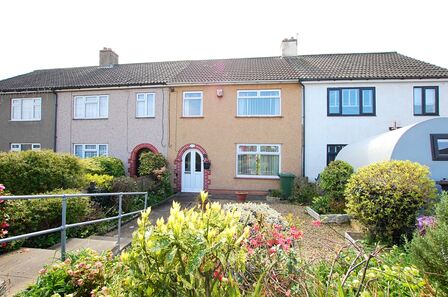 3 bedroom Mid Terrace House for sale