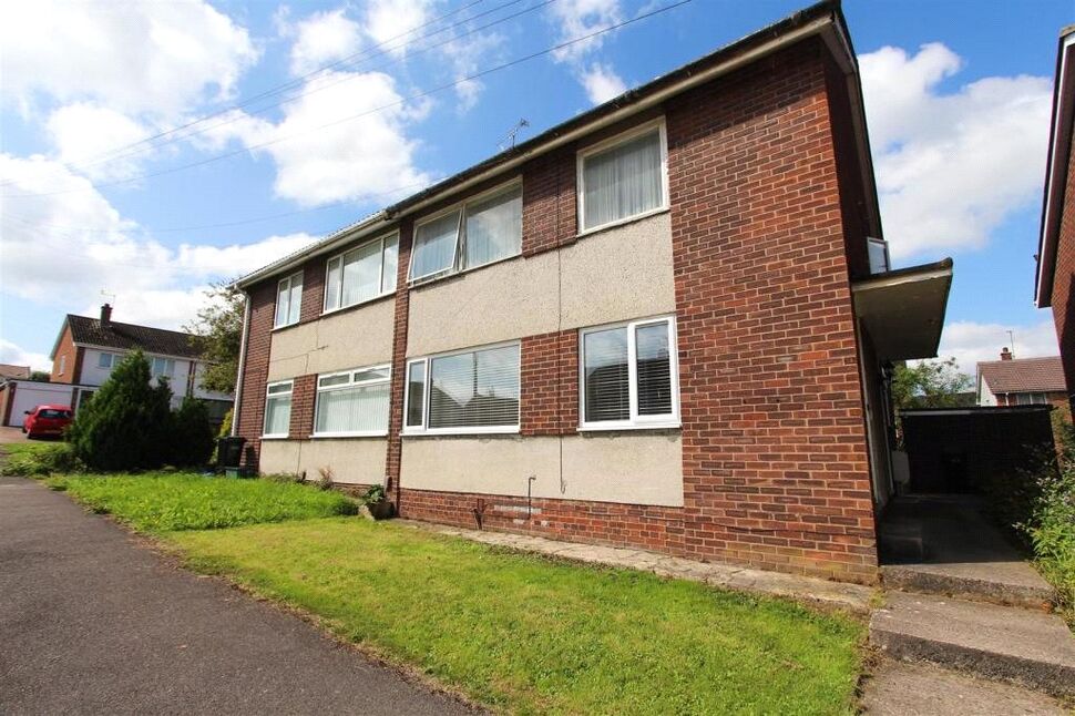 Main image of 2 bedroom Flat for sale, Chelsea Close, Keynsham, Somerset, BS31