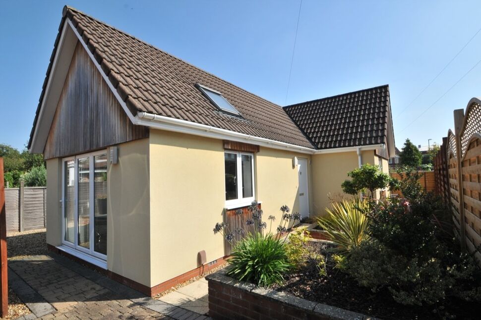 2 bedroom Detached Bungalow to rent