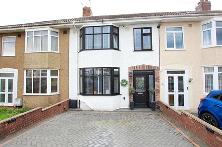 3 bedroom Mid Terrace House for sale