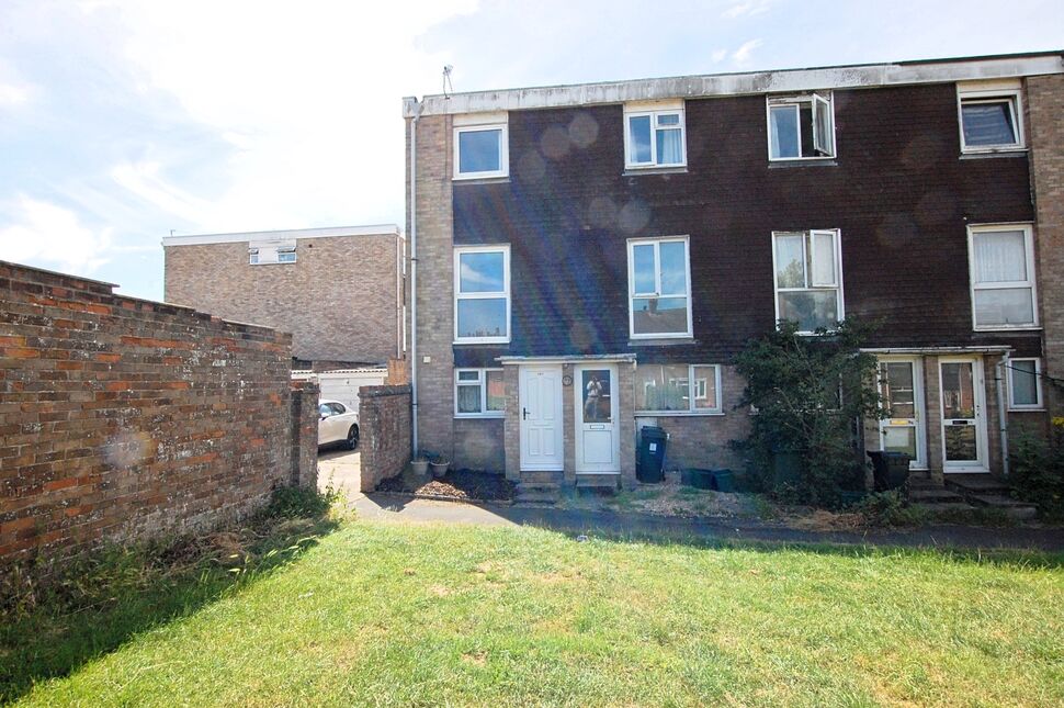 Main image of 2 bedroom End Terrace Flat for sale, Malvern Drive, Warmley, Bristol, BS30