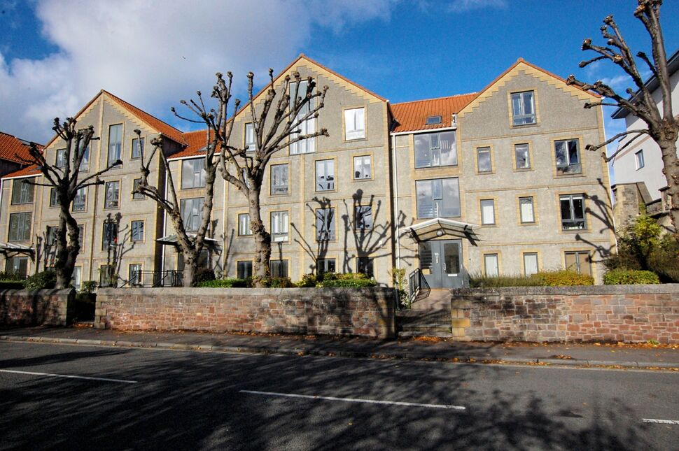 2 bedroom Flat for sale