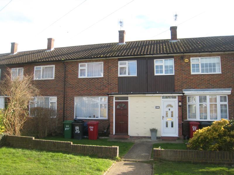 Main image of 3 bedroom House to rent, Randolph Road, Langley, Slough, SL3