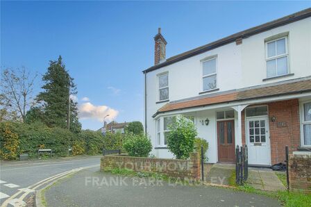 Middlegreen Road, 2 bedroom End Terrace House to rent, &pound;1,850 pcm