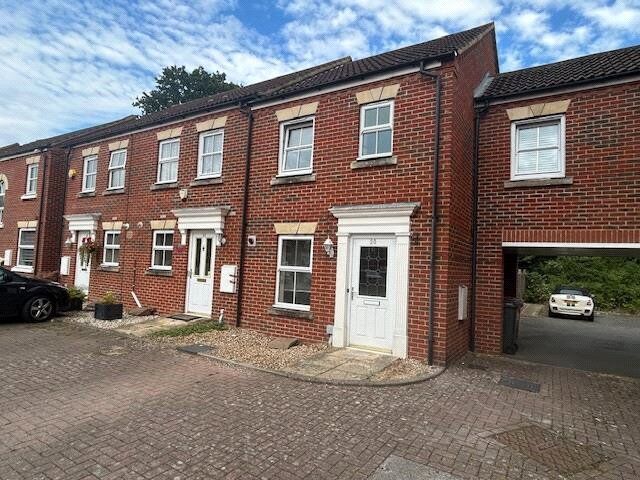 Main image of 3 bedroom End Terrace House to rent, Walker Crescent, Langley, Slough, SL3