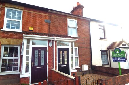 High Street, 2 bedroom Mid Terrace Property to rent, &pound;1,600 pcm
