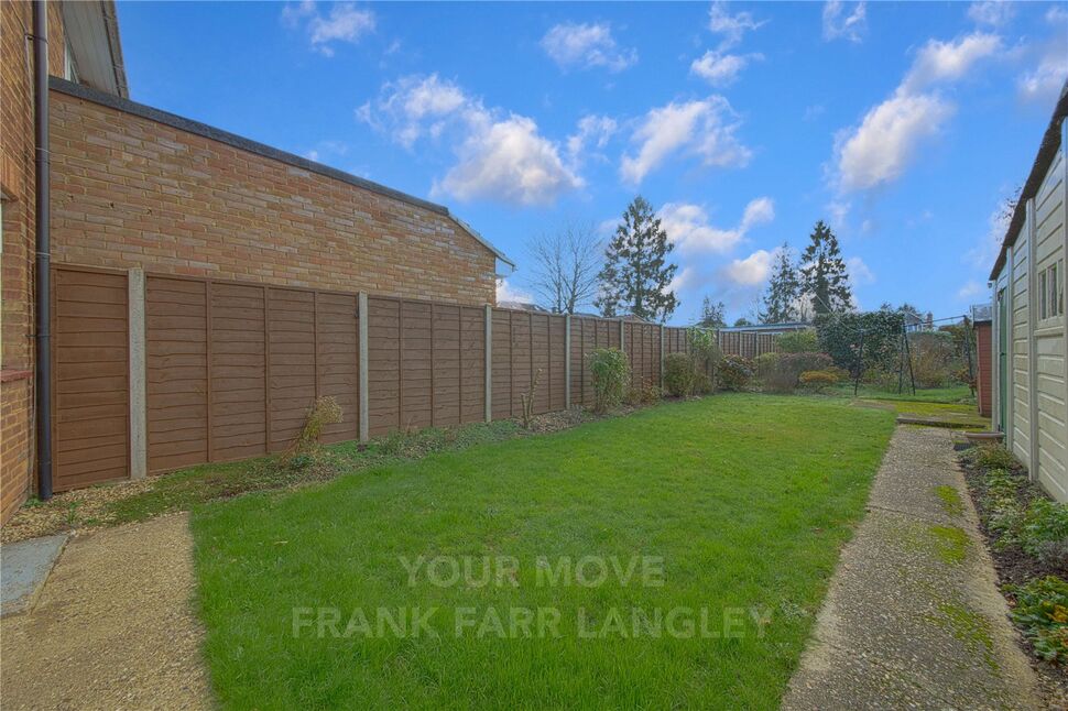 3 bedroom Semi Detached House for sale, Cherry Avenue, Slough, SL3 £