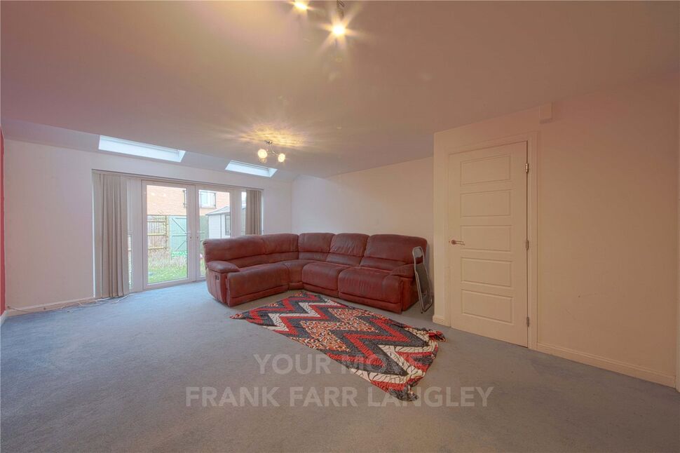 3 bedroom Mid Terrace House for sale, Kenyon Way, Langley, SL3 £550,000