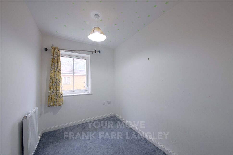 3 bedroom Mid Terrace House for sale, Kenyon Way, Langley, SL3 £550,000