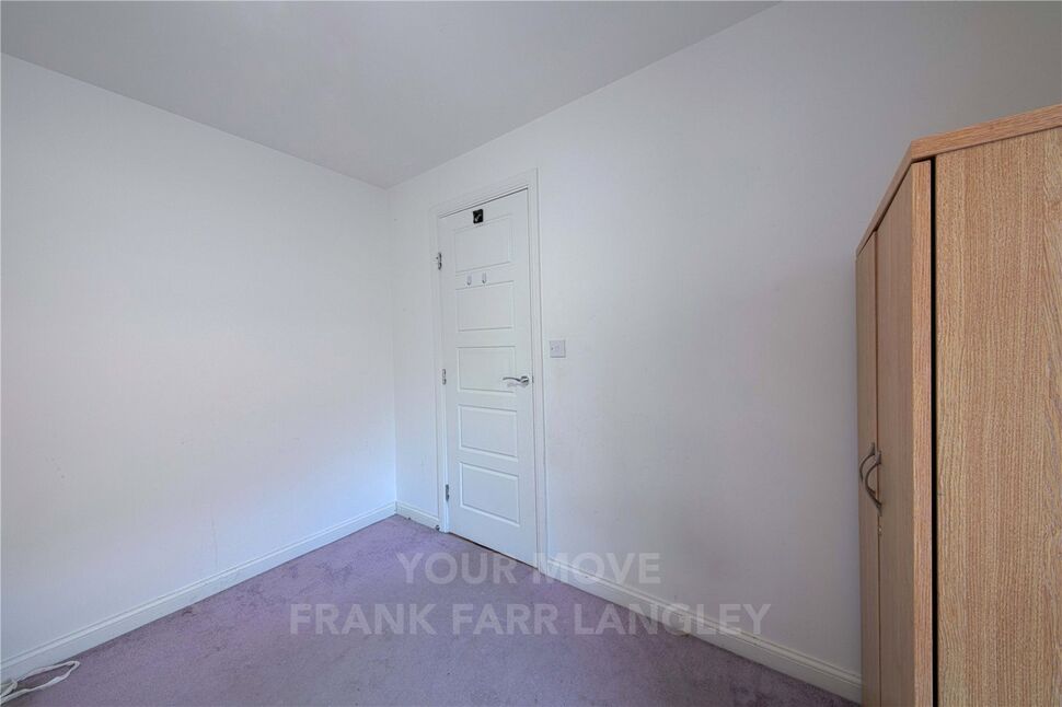 3 bedroom Mid Terrace House for sale, Kenyon Way, Langley, SL3 £550,000