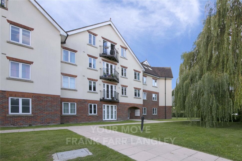 Main image of 2 bedroom  Flat for sale, Datchet Road, Slough, Berkshire, SL3