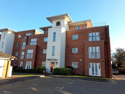 Hawkes Close, 2 bedroom  Flat for sale, £300,000