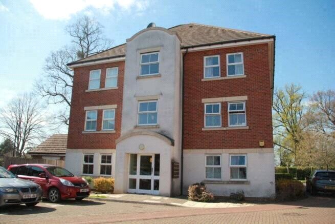 Main image of 2 bedroom Flat to rent, Tobermory Close, Langley, Berkshire, SL3
