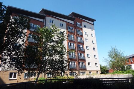 Aspects Court, 2 bedroom  Flat for sale, £250,000