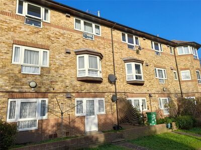 Folkestone Court, 1 bedroom Flat to rent, &pound;1,200 pcm